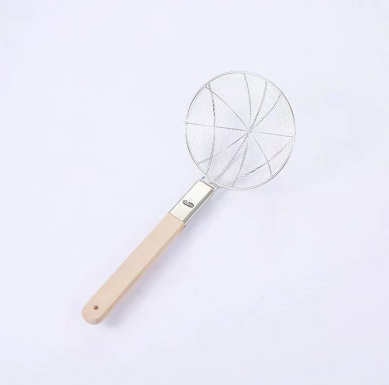 Chefco, 20cm Dia Reinforced Stainless Steel Strainer with Wood Handle (HHSW-20)