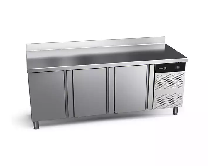 Table réfrigérée positive pâtissière 3 portes - 584L